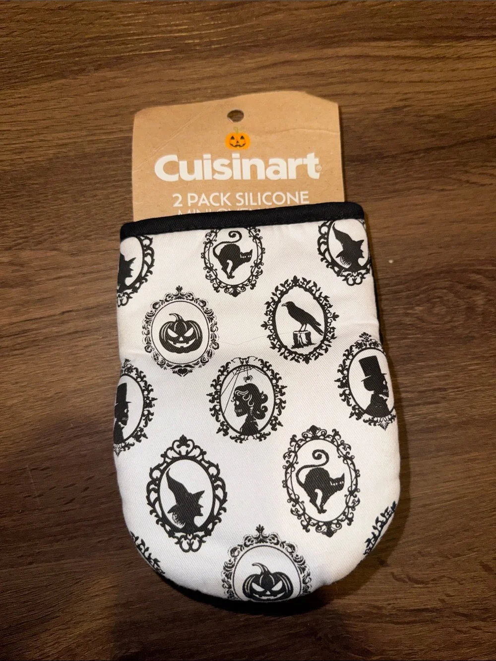 Cuisinart NWT Black and White Halloween Kids Oven Mitt